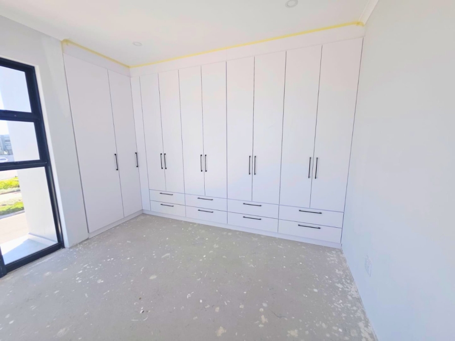 5 Bedroom Property for Sale in Sandown Western Cape
